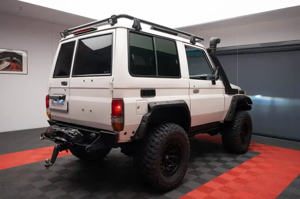 Main__Slider__Photo:Toyota Land Cruiser 01/1989-1