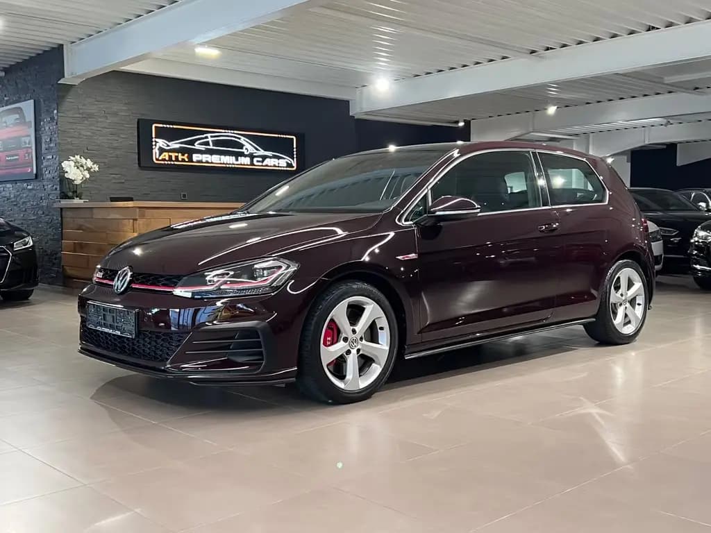 Main__Slider__Photo:Volkswagen Golf 2.0 TSI DSG GTI Performance AHK PANO LEDER 07/2018-0