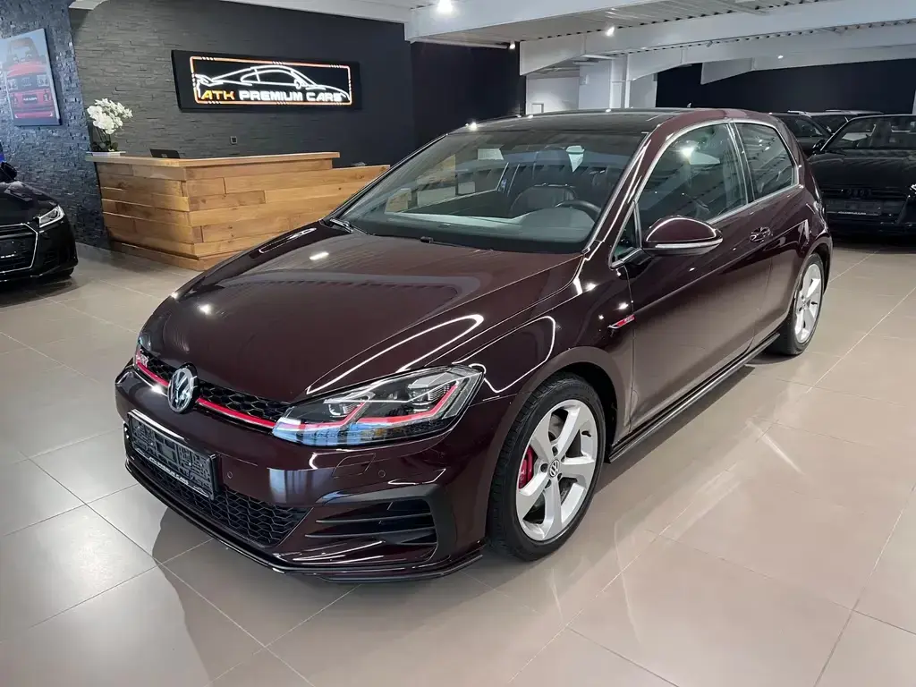 Main__Slider__Photo:Volkswagen Golf 2.0 TSI DSG GTI Performance AHK PANO LEDER 07/2018-1