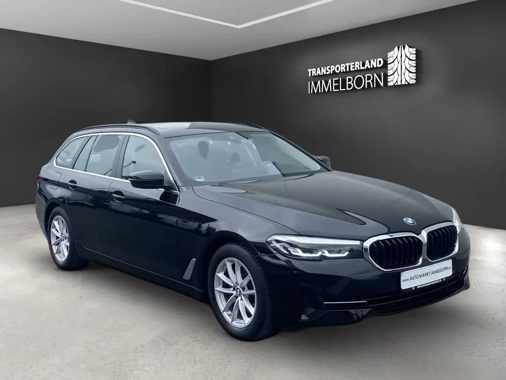 Main__Slider__Photo:BMW 520 d Virtual*Pano*Kamera*Leder*LED*Parkassisten 12/2022-0