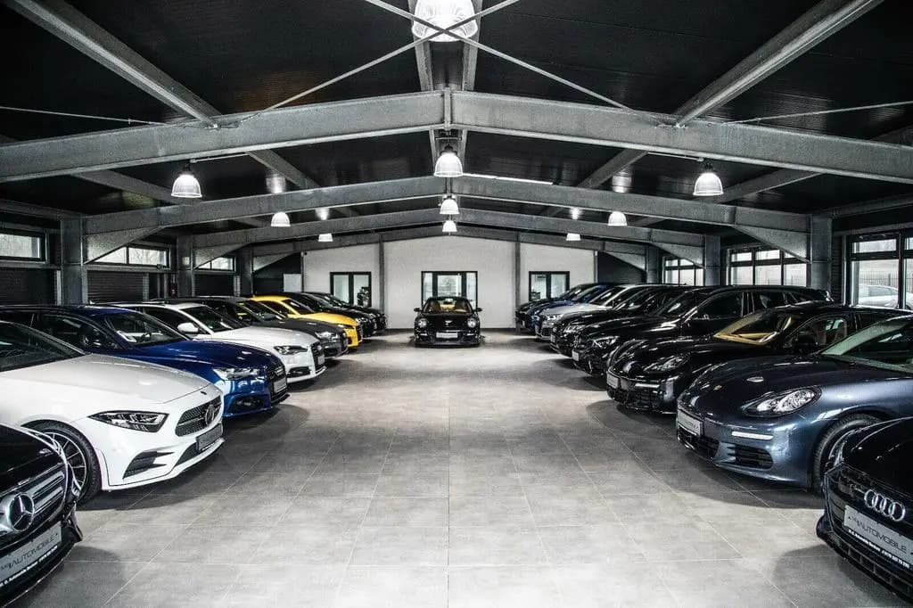 Main__Slider__Photo:Audi Q3 1.4 TFSI S tronic - 1.HAND / PANORAMA / AHK 02/2016-0