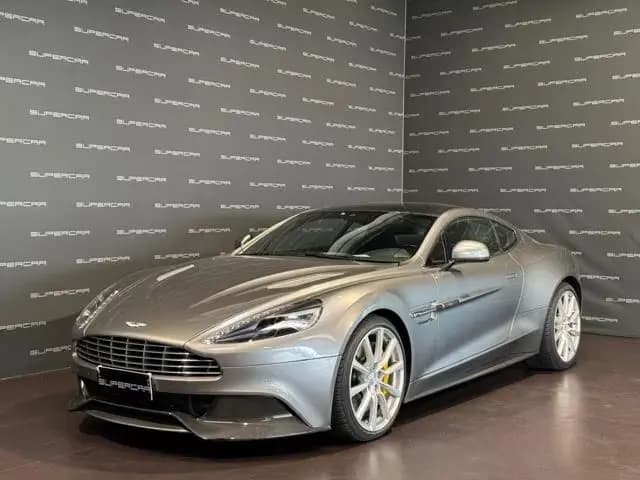 Main__Slider__Photo:Aston Martin Vanquish ASTON MARTIN V12 Vanquish Vanquish Carbon Coupé 04/2016-0
