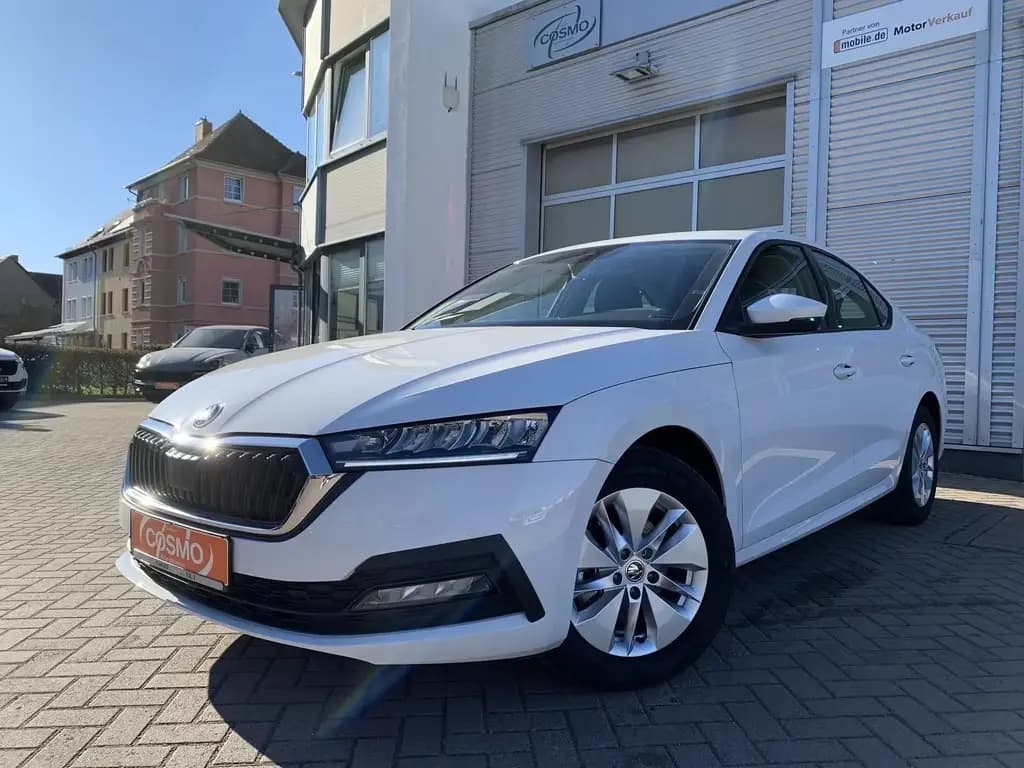 Main__Slider__Photo:Skoda Octavia 1.5TSI Amb Winterpaket+digit.Display+PDC 05/2023-0