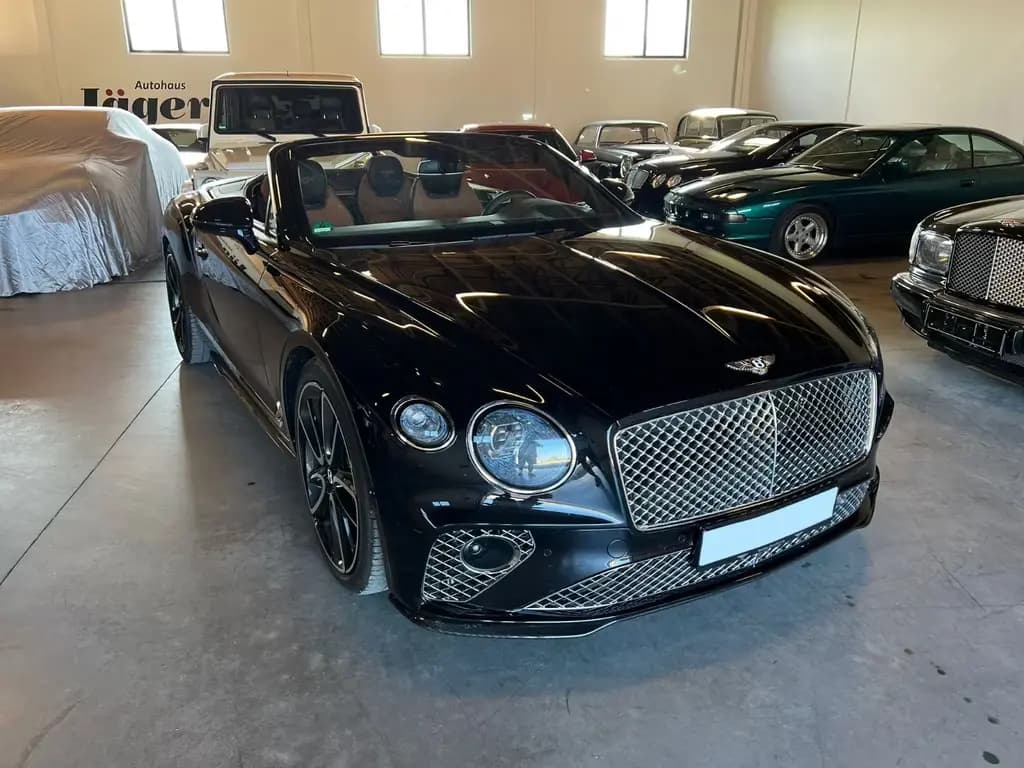 Main__Slider__Photo:Bentley Continental GTC -V8-CARBON-ACC-HEAD UP-APPLE CAR- 11/2021-0