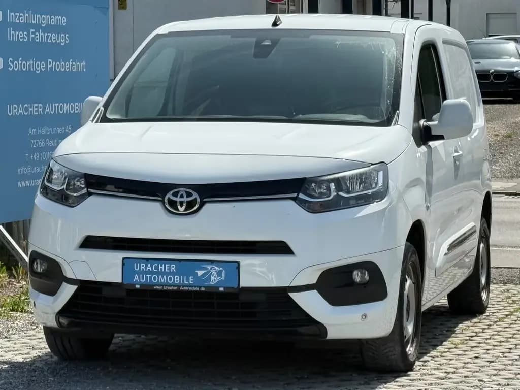Main__Slider__Photo:Toyota Proace City 12/2019-0