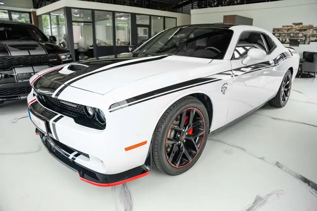 Main__Slider__Photo:Dodge Challenger 5,7 R/T HEMI NAV ALPINE KAMERA LED 05/2021-0