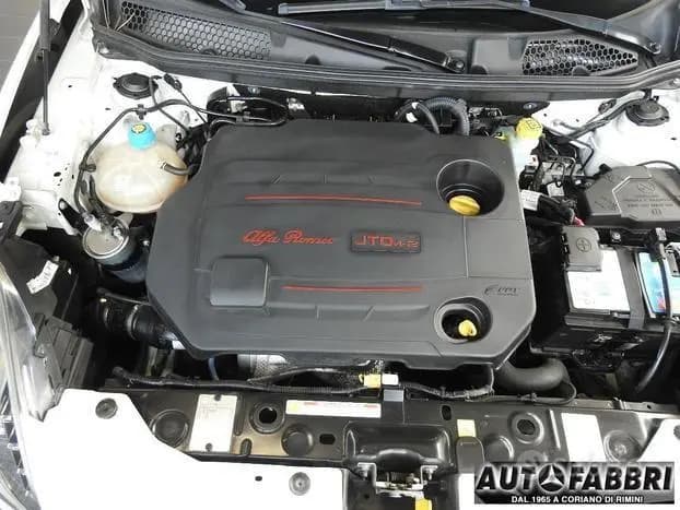 Main__Slider__Photo:Alfa Romeo Giulietta ROMEO - Giulietta - 1.6 JTDm-2 105 CV 01/2012-0