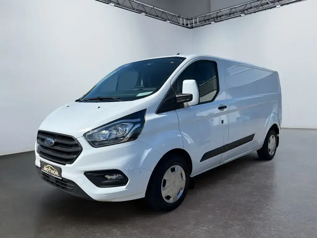 Main__Slider__Photo:Ford Transit Custom 2.0 TDCi 320 L2 Anhängerkupplung 11/2020-1