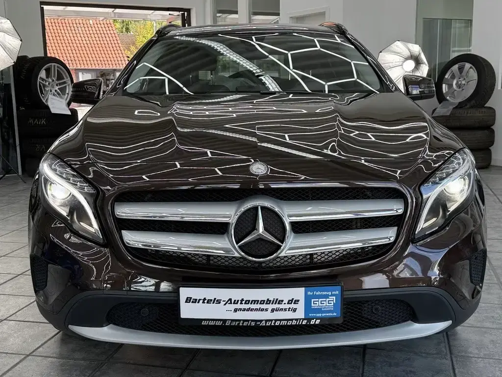 Main__Slider__Photo:Mercedes-Benz GLA 200 CGI Style, Leder, Panorama, Kamera, 7G 03/2015-1