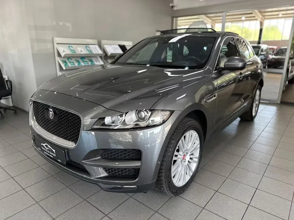 Main__Slider__Photo:Jaguar F-Pace AWD Pano.|360°Kamera|Volleder|Head-Up 08/2017-0