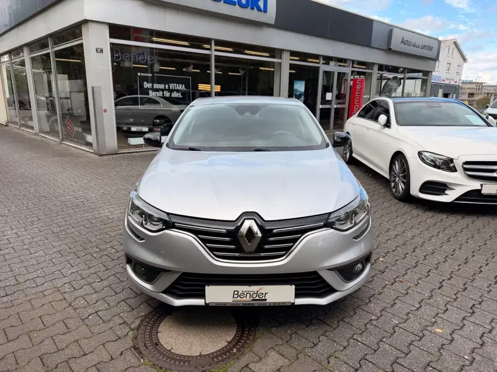Main__Slider__Photo:Renault Megane IV Lim. 5-trg. Intens NAVI KEYLESS LED 12/2016-1