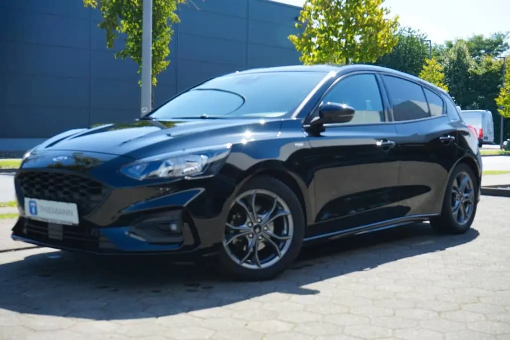 Main__Slider__Photo:Ford Focus Lim.1.0 EcoBoost ST-Line AHK/Navi/Shz 11/2018-0