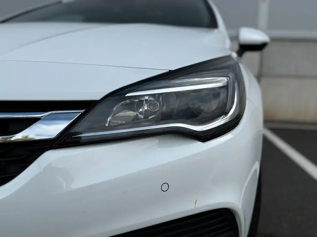 Main__Slider__Photo:Opel Astra K Sports Tourer Edition Start/Stop 08/2016-1