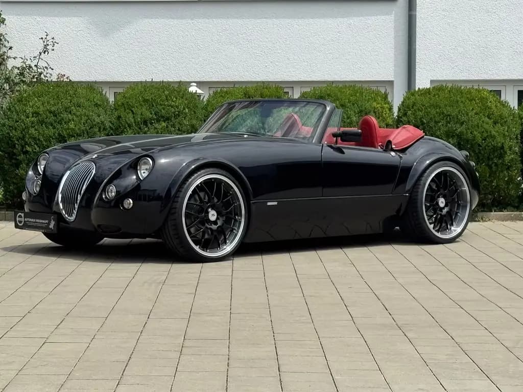 Main__Slider__Photo:Wiesmann MF 3 Roadster*Schwarz/Rot*KW-Fahrwerk*20Zoll* 07/2005-0
