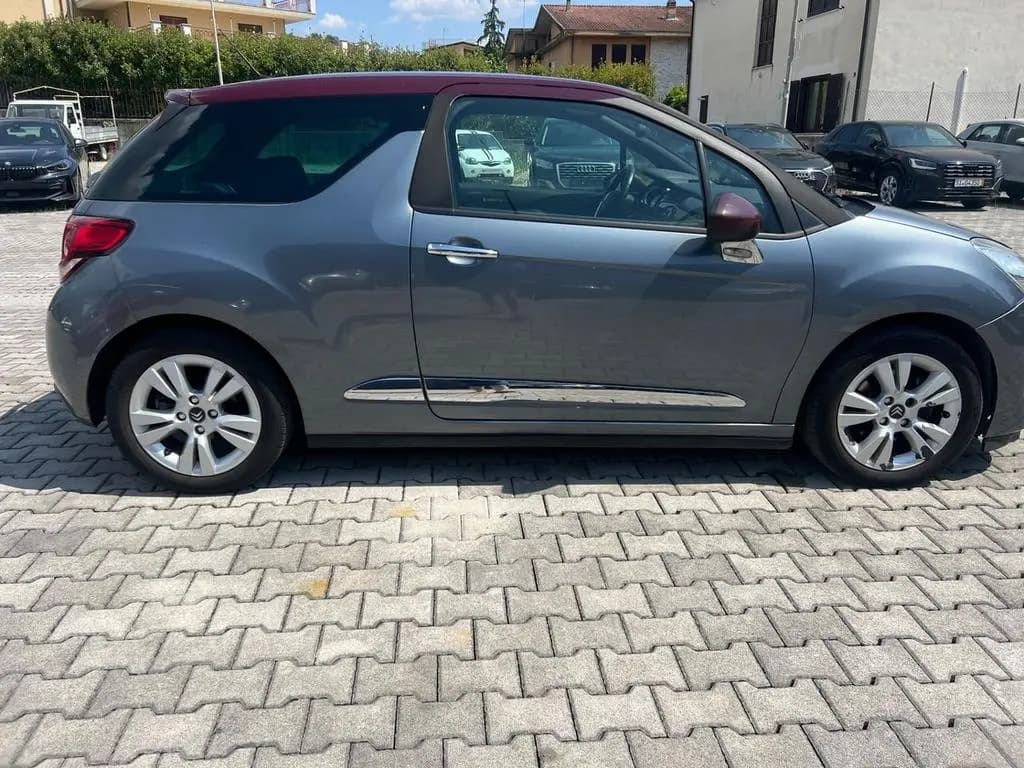 Main__Slider__Photo:DS Automobiles DS3 Ds DS3 DS 3 1.6 VTi 120 aut. So Chic 02/2011-0