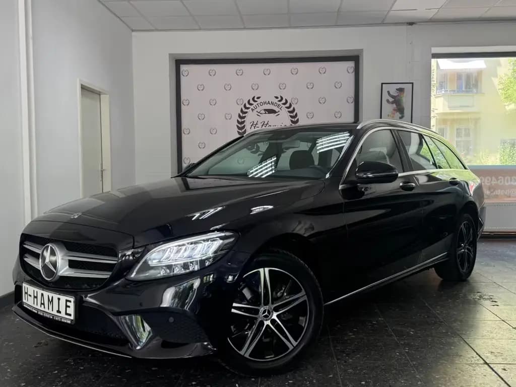 Main__Slider__Photo:Mercedes-Benz C 200 T-MODELL  AUTO NAVI CAM LEDER T-WINKEL 8-F 01/2020-0