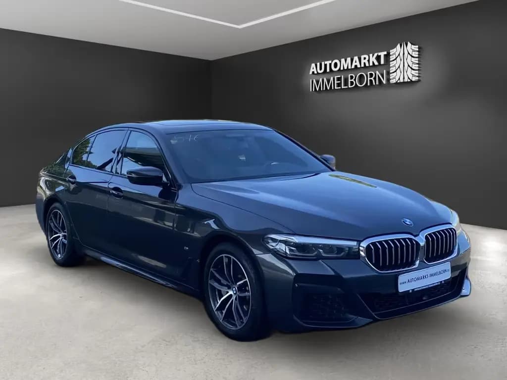 Main__Slider__Photo:BMW 5 Series 530 i xDrive M Sport Sdach*HUD*Laser*ACC*belüSit 04/2023-0