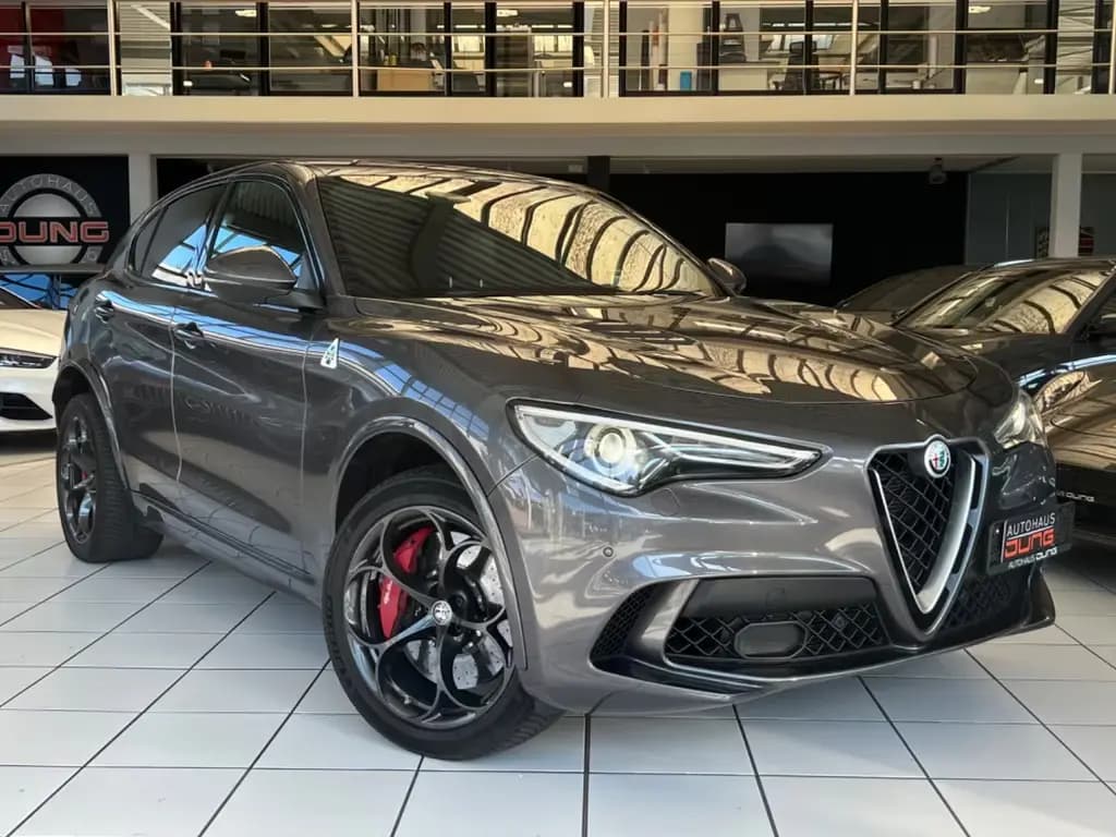 Main__Slider__Photo:Alfa Romeo Stelvio Quadrifoglio Q4*Keramic*Carbon* 2,9* 11/2017-0