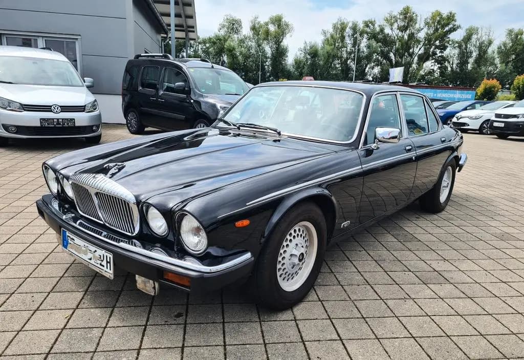 Main__Slider__Photo:Jaguar Others Double Six V12 Bestzustand! Deutsches Fah 11/1990-0