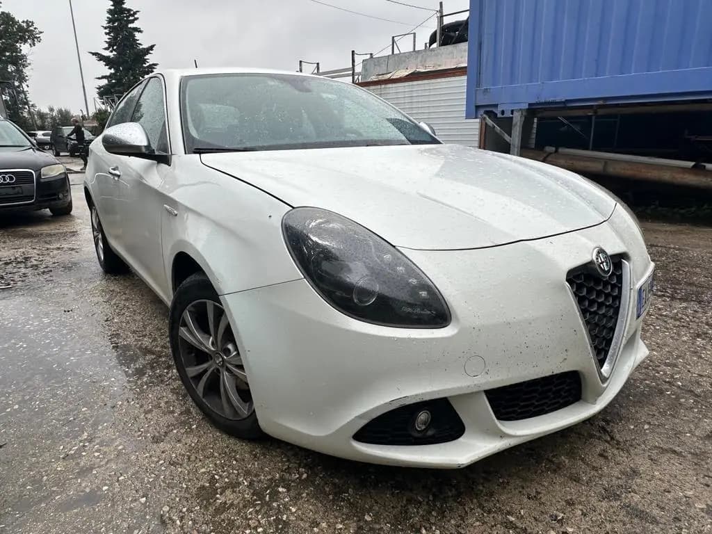 Main__Slider__Photo:Alfa Romeo Giulietta 1.6 JTDm-2 105 CV 2010 06/2010-0