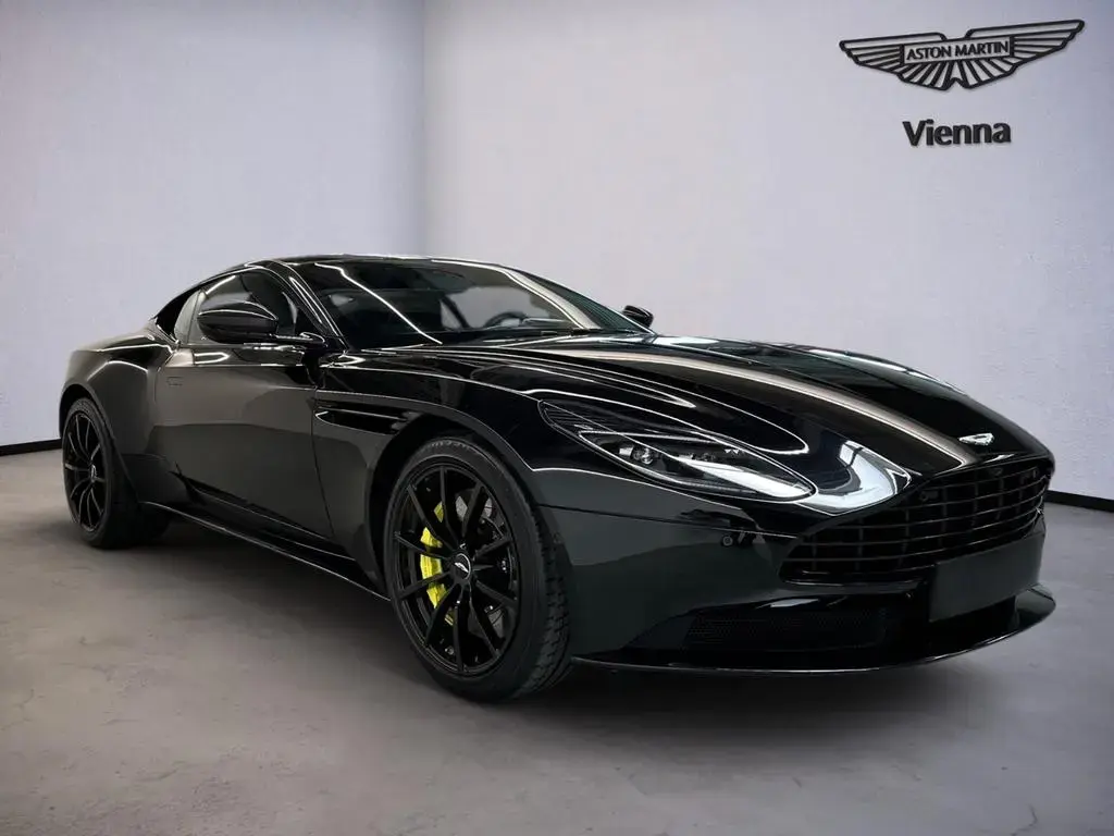 Main__Slider__Photo:Aston Martin DB11 V12 AMR | Carbon Fibre | B & O Soundsystem 08/2020-1