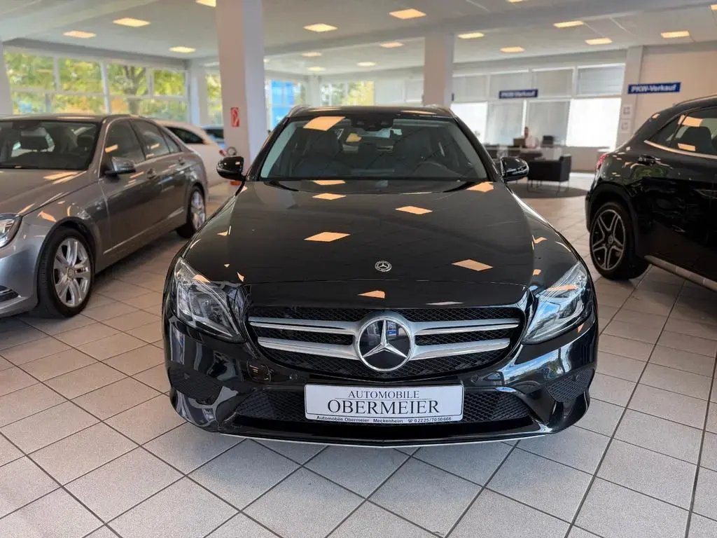 Main__Slider__Photo:Mercedes-Benz C 180 T Avantg. P-SHD DAB LED Carplay Rü-Ka 08/2019-1