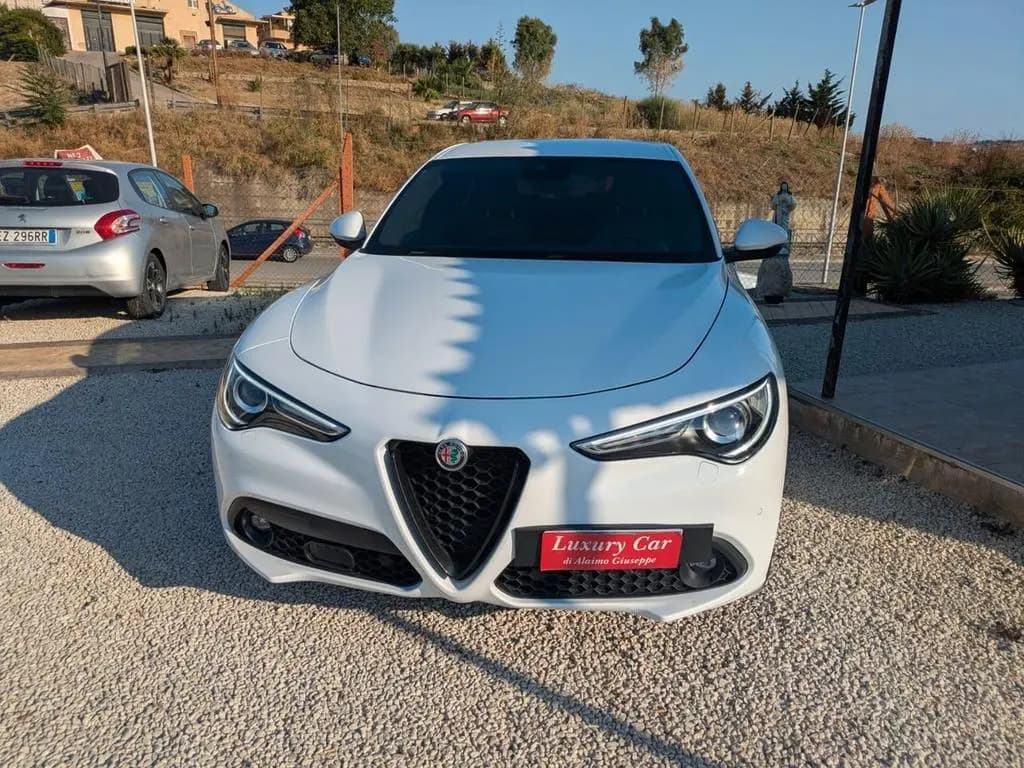 Main__Slider__Photo:Alfa Romeo Stelvio 2.2 Turbodiesel 210 CV AT8 Q4 08/2021-0