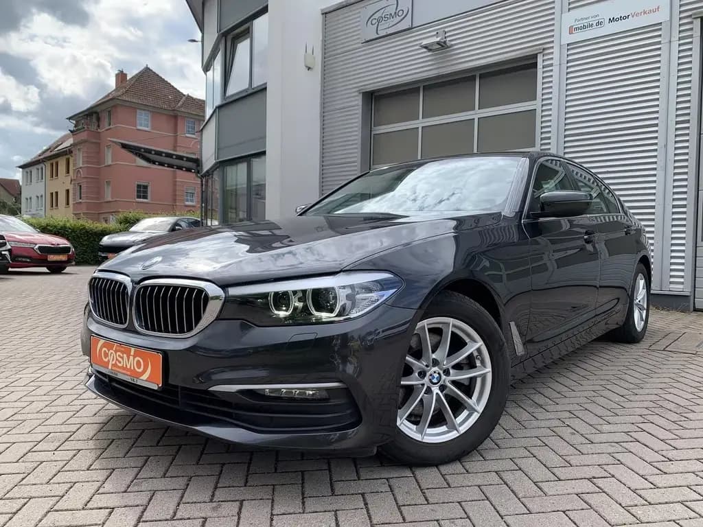 Main__Slider__Photo:BMW 520 i Limousine Voll-LED+Navi+Klimaaut+Sitzhzg 10/2018-0