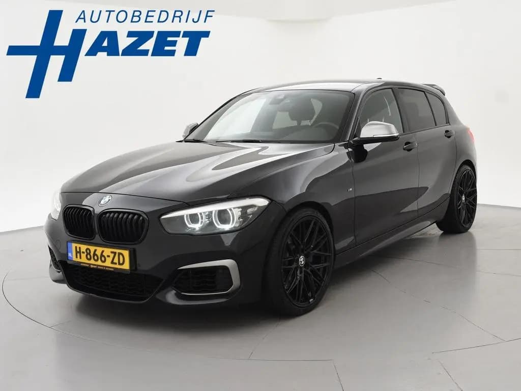 Main__Slider__Photo:BMW M140 1-serie 340 PK M-SPORT AUT8 + HARMAN/KARDO 10/2018-0