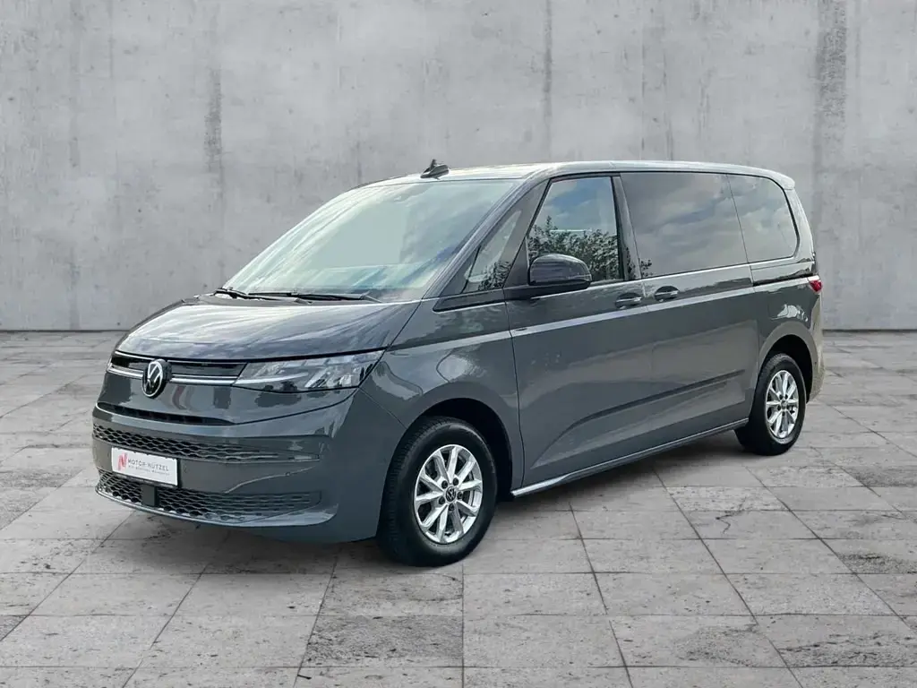 Main__Slider__Photo:Volkswagen T7 Multivan 2.0 TDI LIFE LED+NAV+RFK+AHK+SITZE 7 04/2023-1