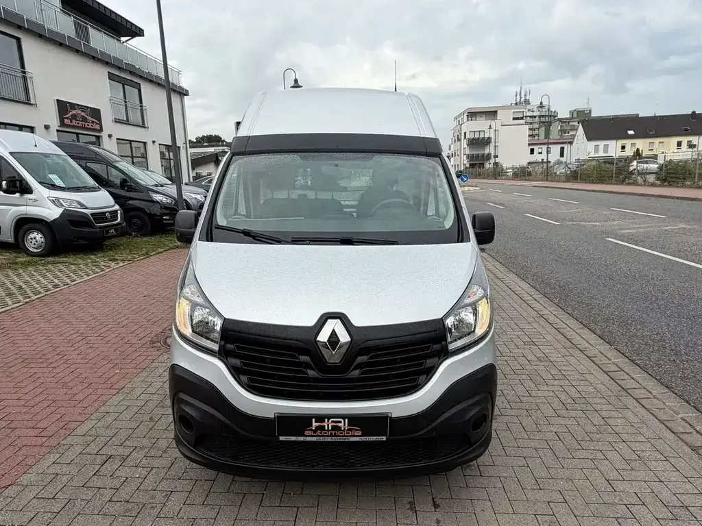Main__Slider__Photo:Renault Trafic L2H2 2,9t Komfort Hochdach/Klima/AHK 12/2018-1