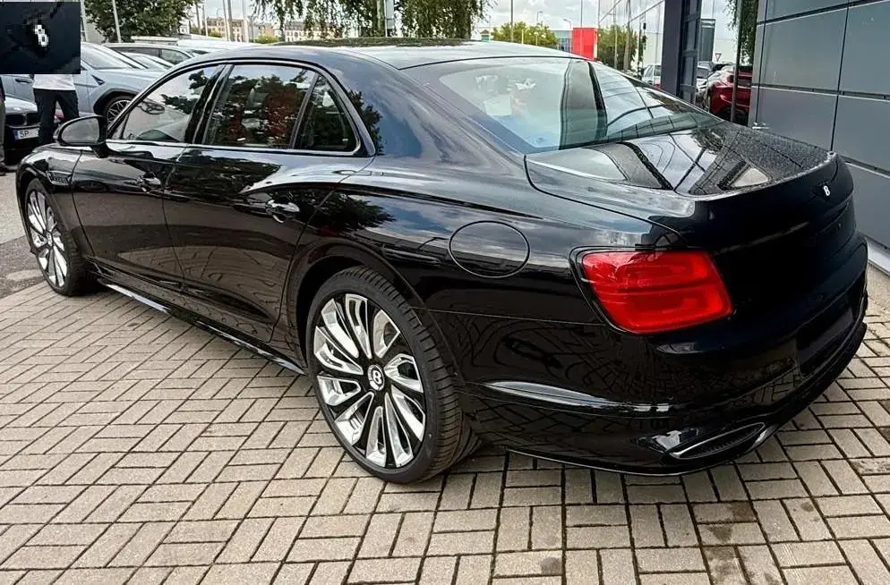 Main__Slider__Photo:Bentley Flying Spur V8 Hybrid,MULLINER,Black Line,Naim null-1