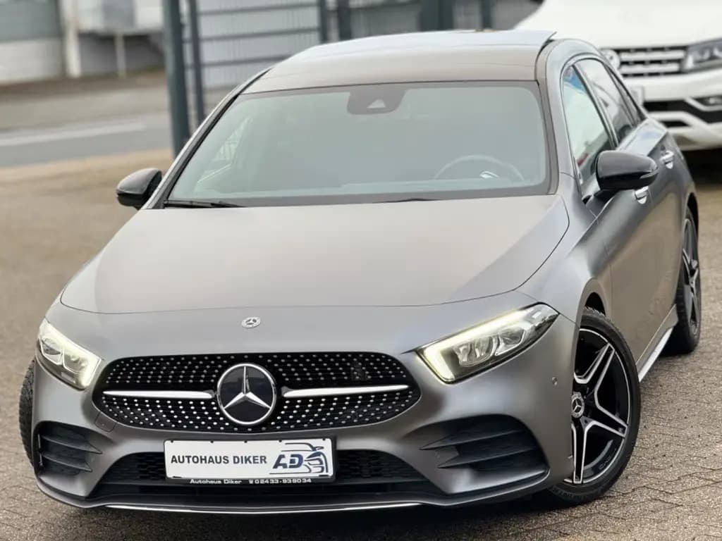 Main__Slider__Photo:Mercedes-Benz A 200 AMG Line Night-Paket Designo Magno 11/2019-0