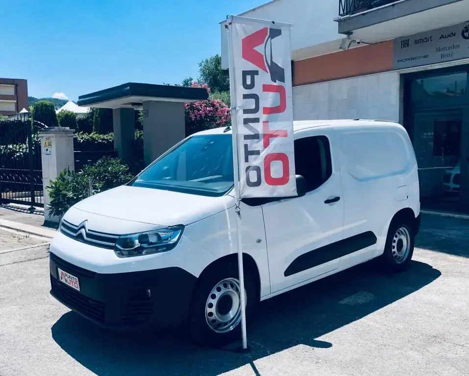 Main__Slider__Photo:Citroën Berlingo Citroen Berlingo BlueHDi 100 S&S 3 posti -teleca 08/2020-1