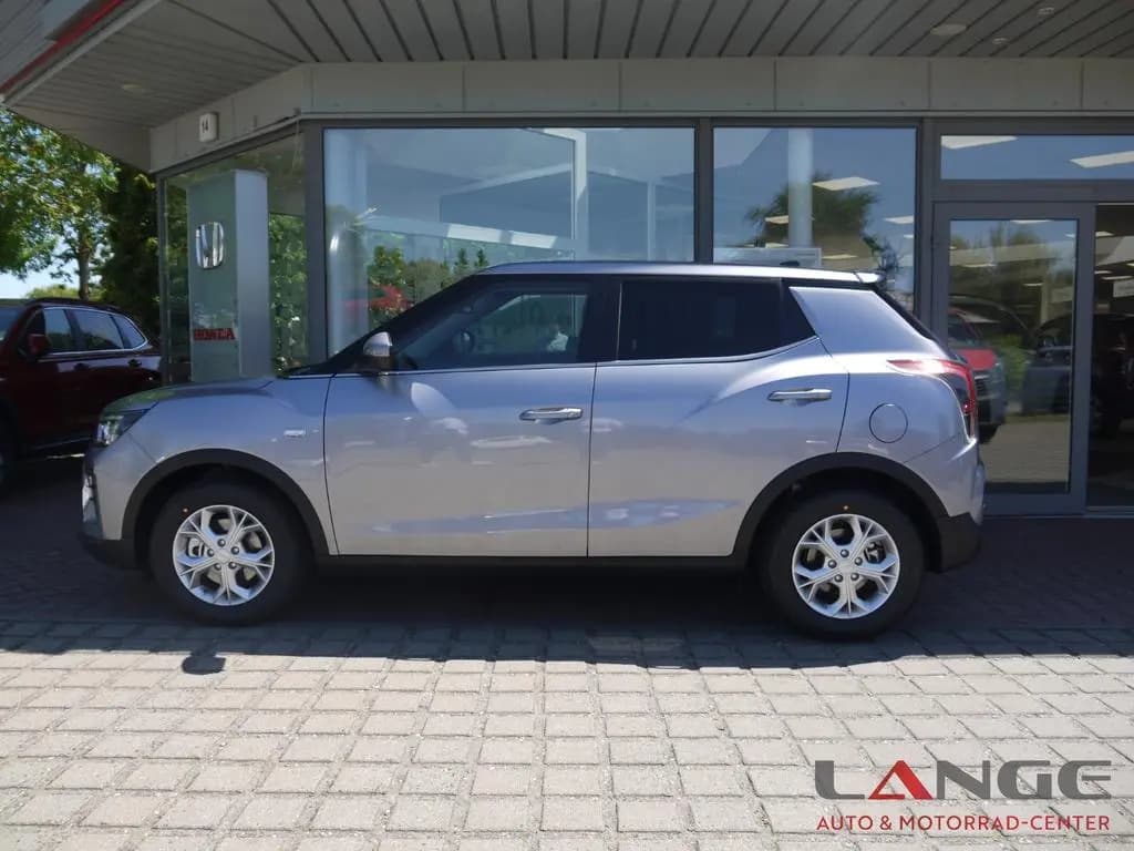 Main__Slider__Photo:KGM Tivoli 1.5 T-GDi 120kW Nomad Navi SHZ Temp Tel.- null-0