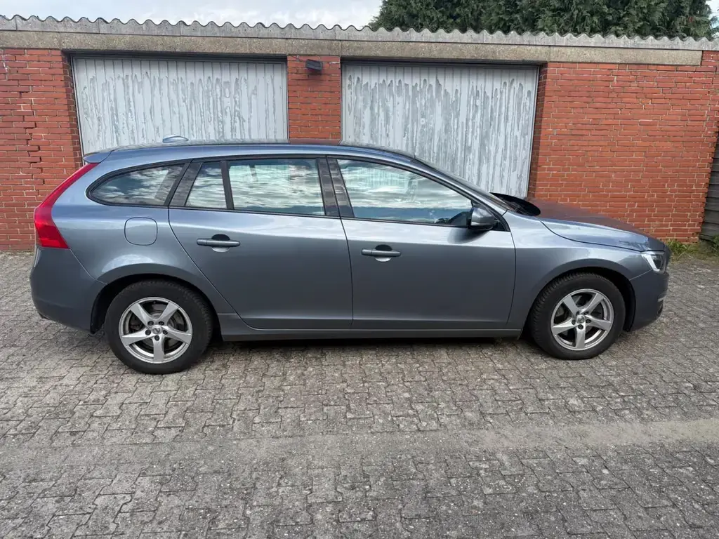 Main__Slider__Photo:Volvo V60 D4 Kombi Summum 11/2017-1