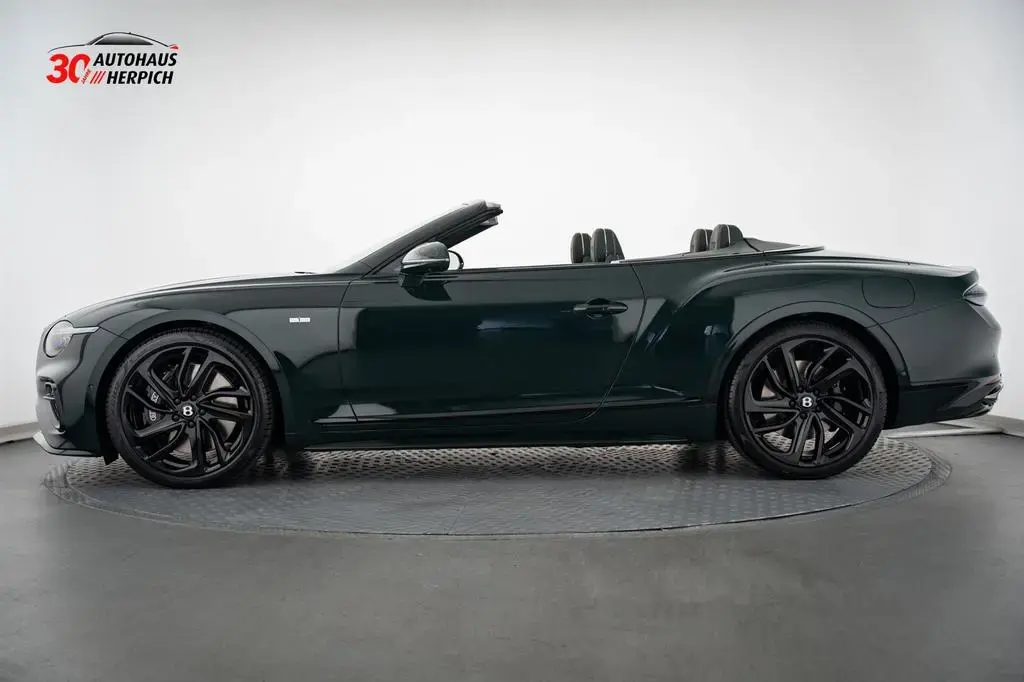 Main__Slider__Photo:Bentley Continental GTC Speed First Edition Green Yellow 07/2025-1