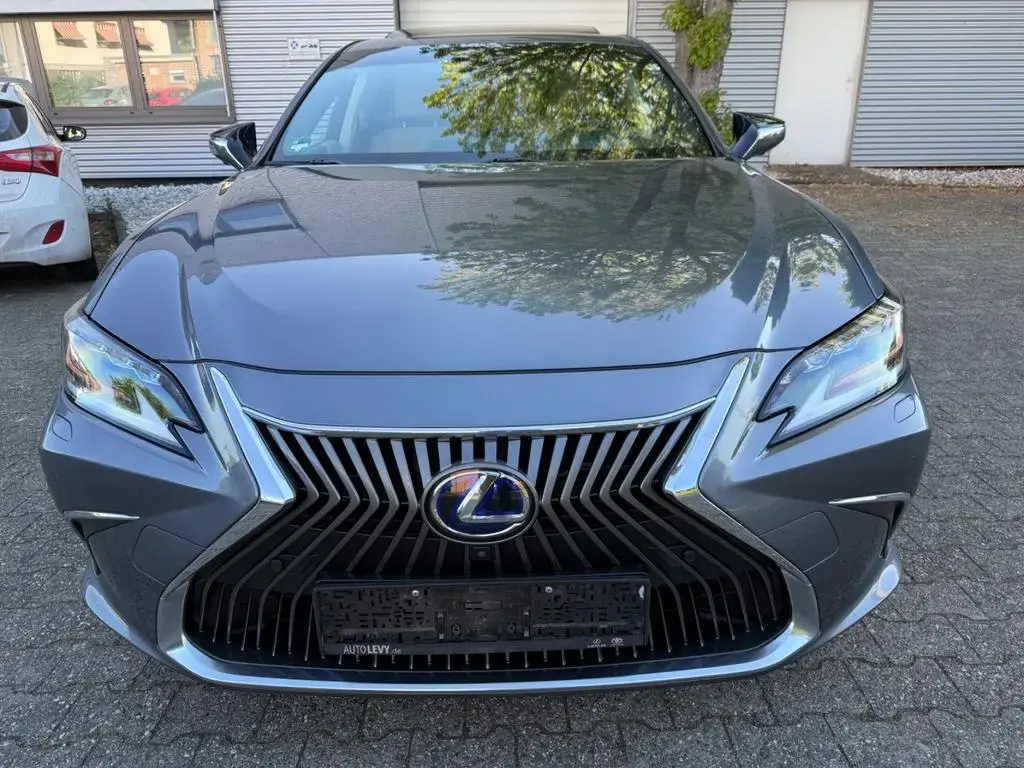 Main__Slider__Photo:Lexus Other ANDERE ES 300 h 11/2019-1