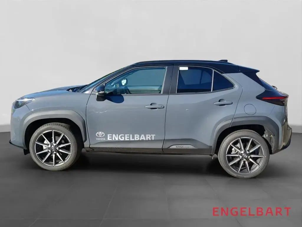 Main__Slider__Photo:Toyota Yaris Cross Hybrid FWD GR Sport 1.5 VVT-iE EU6e 06/2025-1