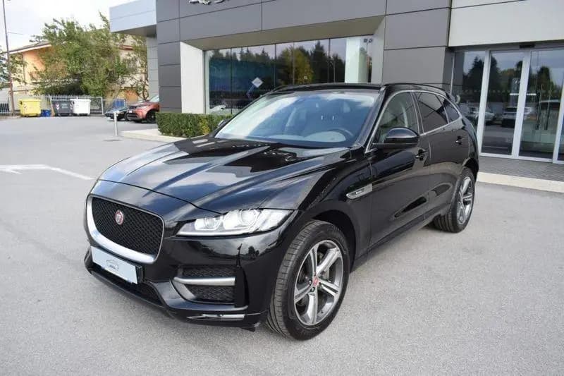 Main__Slider__Photo:Jaguar F-Pace 3.0 D V6 300 CV AWD aut. R-Sport 09/2016-0