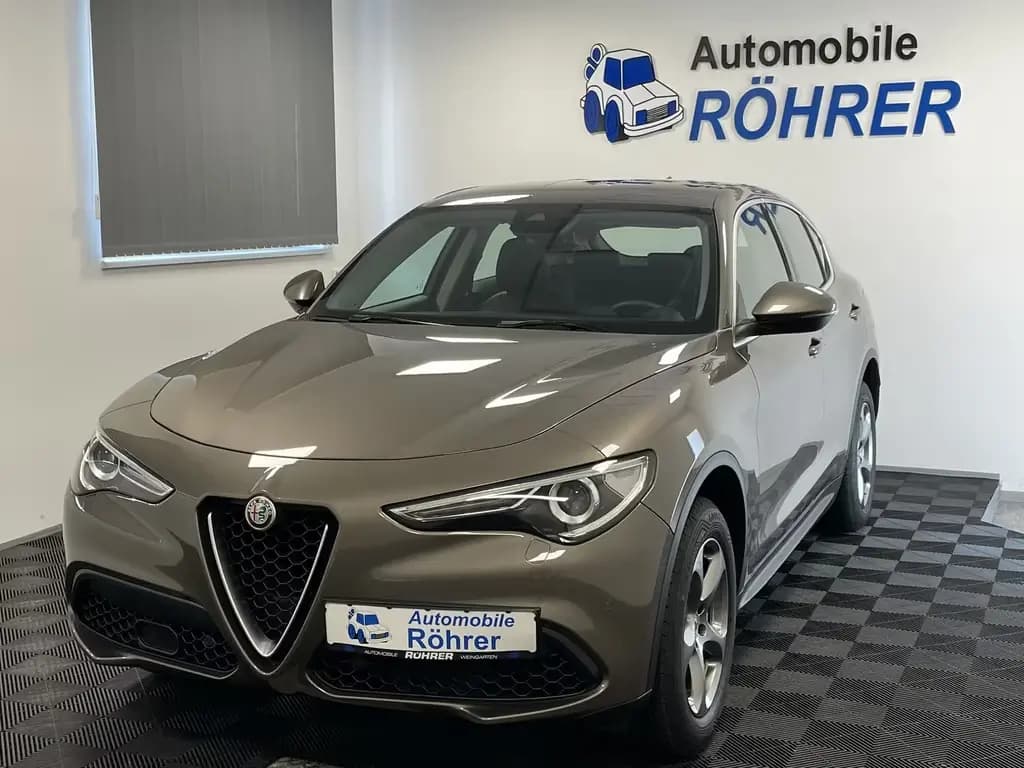 Main__Slider__Photo:Alfa Romeo Stelvio 2.0 Turbo Super Q4 Navi Kamera Xenon H&K 03/2018-0