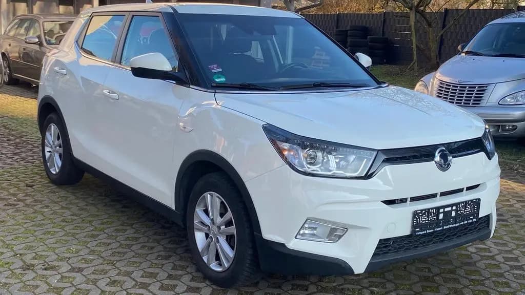 Main__Slider__Photo:Ssangyong Tivoli 1.6 e-XGi 160 SAPPHIRE 2WD 02/2017-0