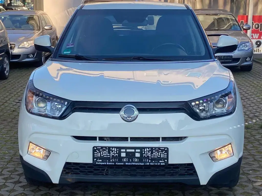 Main__Slider__Photo:Ssangyong Tivoli 1.6 e-XGi 160 SAPPHIRE 2WD 02/2017-1