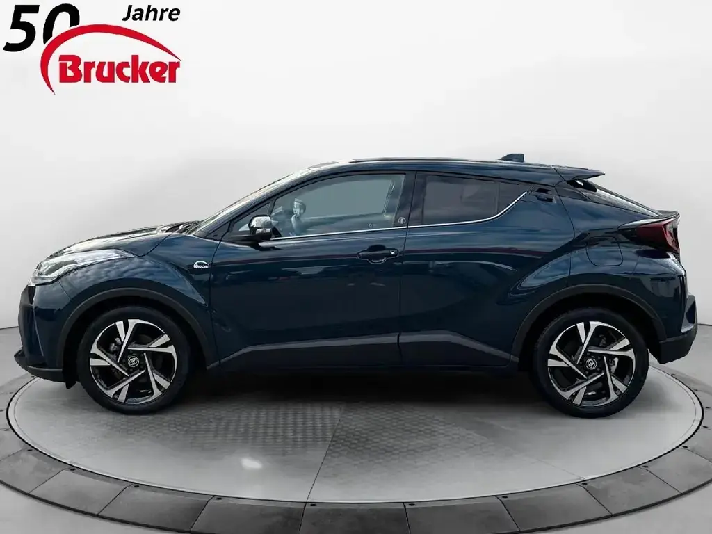 Main__Slider__Photo:Toyota C-HR Hybrid Team D 02/2023-1