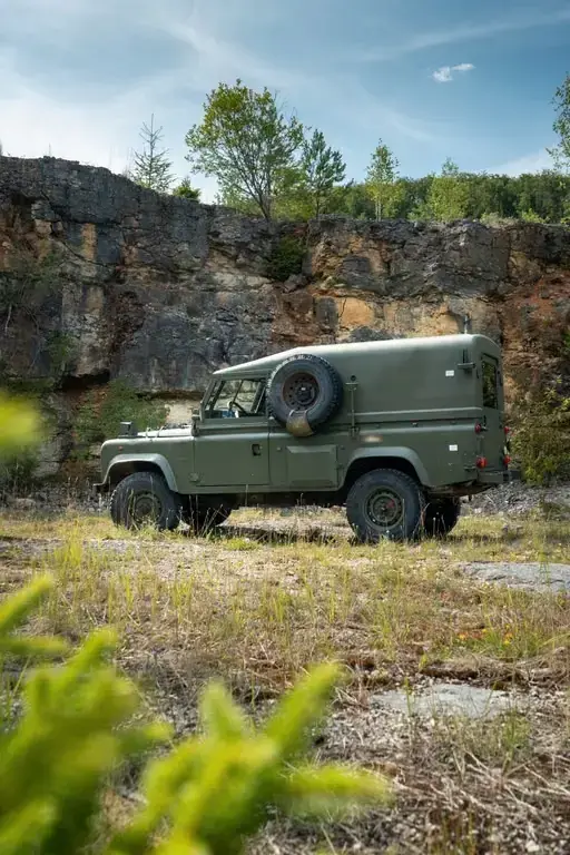 Main__Slider__Photo:Land Rover Defender 06/1997-1