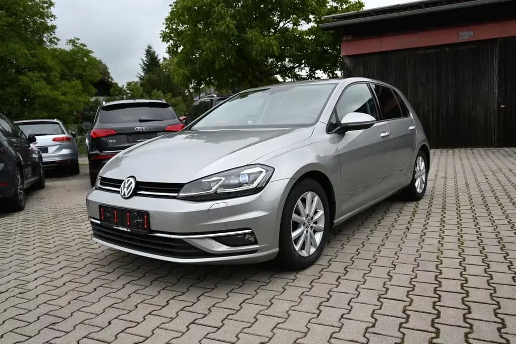 Main__Slider__Photo:Volkswagen Golf VII Lim. Highline/R-Line/AHK/LED/Alcantara 04/2018-0