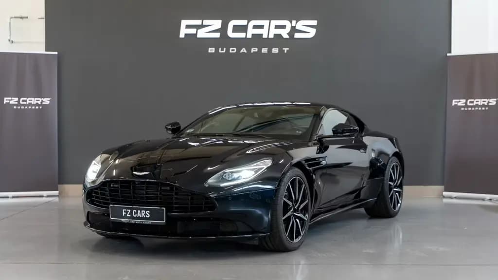 Main__Slider__Photo:Aston Martin DB11 5.2 V12 03/2017-0