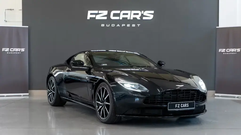 Main__Slider__Photo:Aston Martin DB11 5.2 V12 03/2017-1
