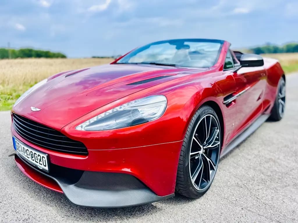 Main__Slider__Photo:Aston Martin Vanquish ASTON MARTIN V12 Vanquish Q one of one 10/2013-0