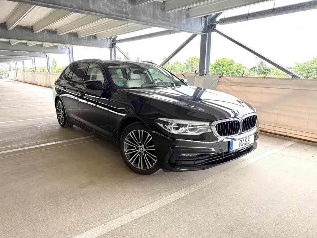 Main__Slider__Photo:BMW 520 d xDrive MSport 1HAND KOMFORT*HUD*LED*KAM*AHK 02/2020-0